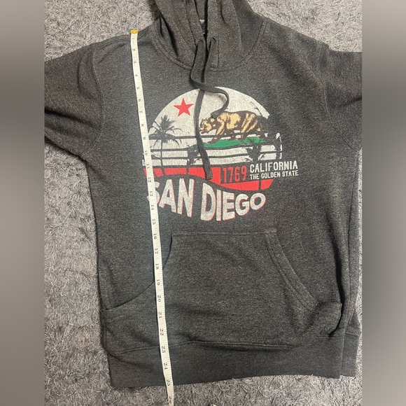 Y2K Gray California Hoodie! - Picture 10 of 13